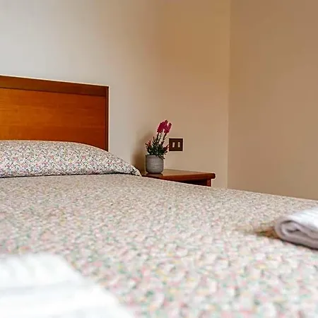 Casa Del Pellegrino - Castelmonte Hotel *