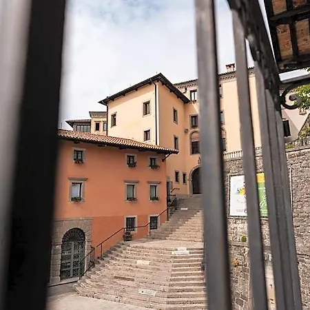 Casa Del Pellegrino - Castelmonte Hotel *